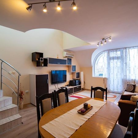 Maisonette Picadilly Warna Exterior foto
