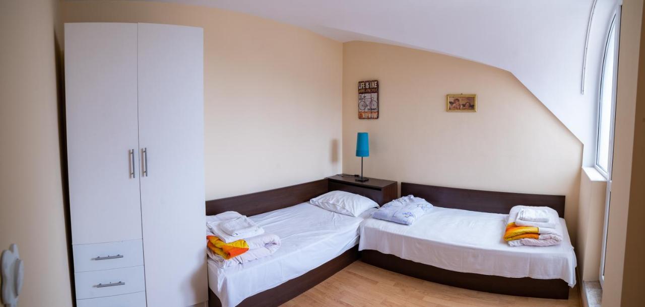 Maisonette Picadilly Warna Exterior foto
