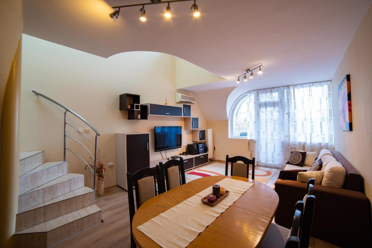 Maisonette Picadilly Warna Exterior foto