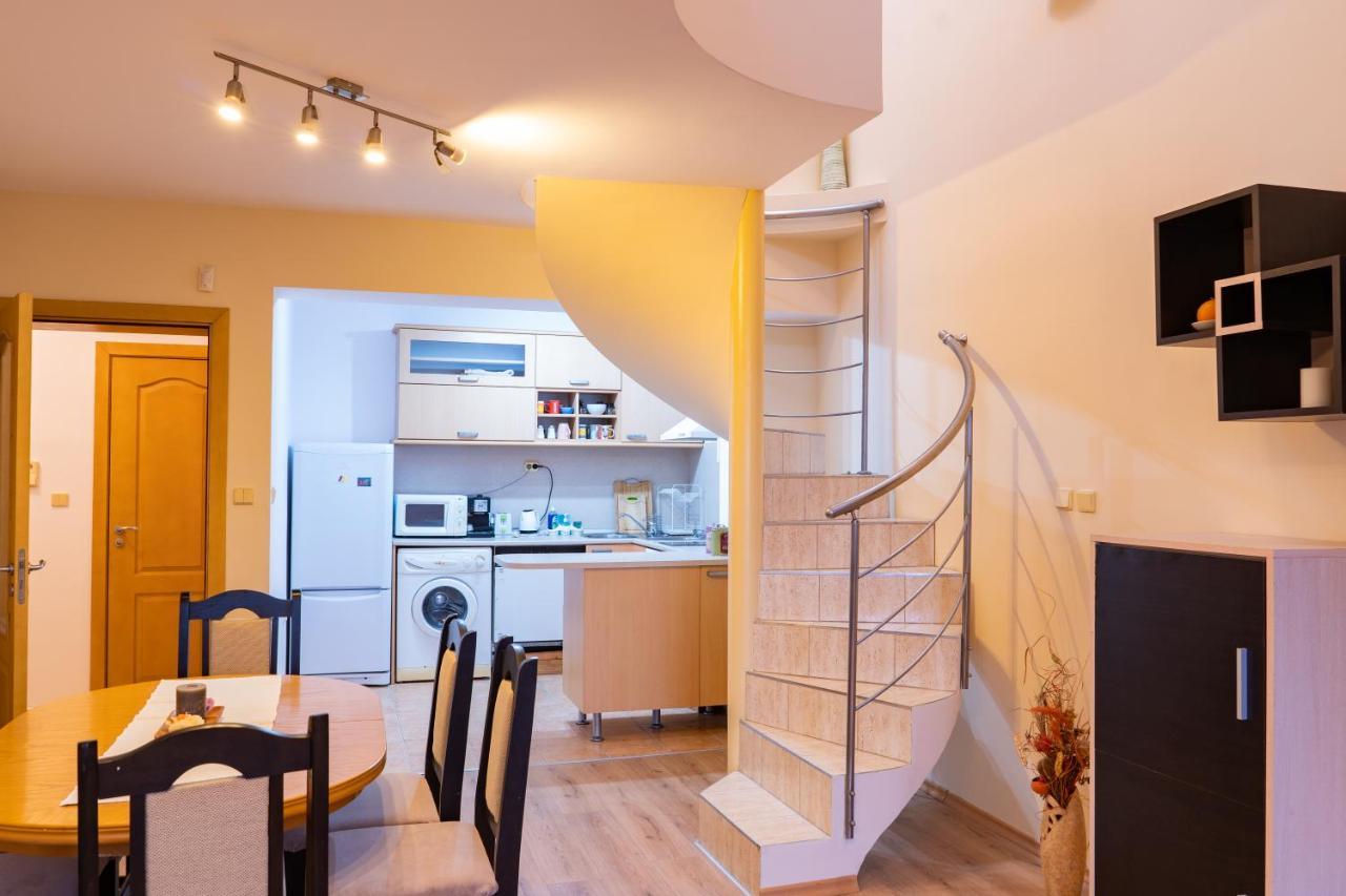 Maisonette Picadilly Warna Exterior foto
